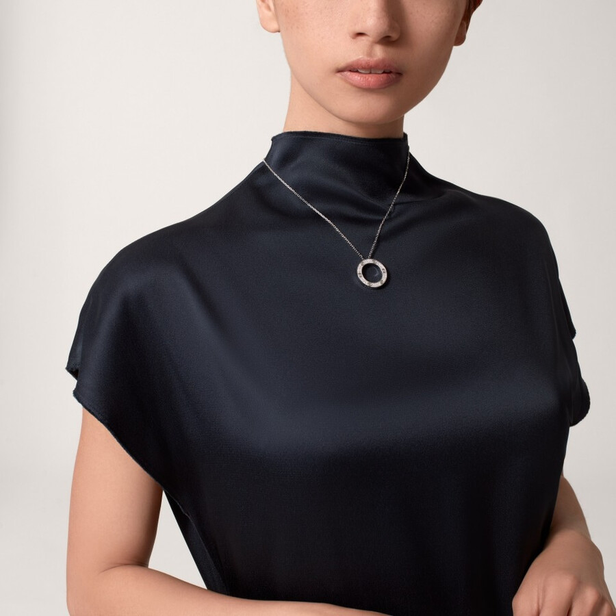 love pendant paved